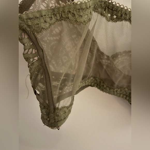 Victoria's Secret Dream Angels Lace Wrap Bralette - Picture 6 of 7